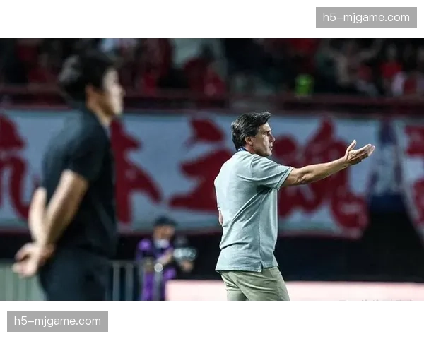 河南队抵达上海备战，新帅携教练组首次考察八万人体育场